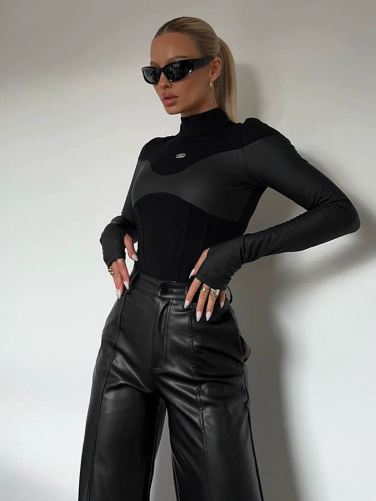 Long Sleeved Tight Hot Girl Jumpsuit Patchwork Long Sleeves Tight Fit Sexy Jumpsuit